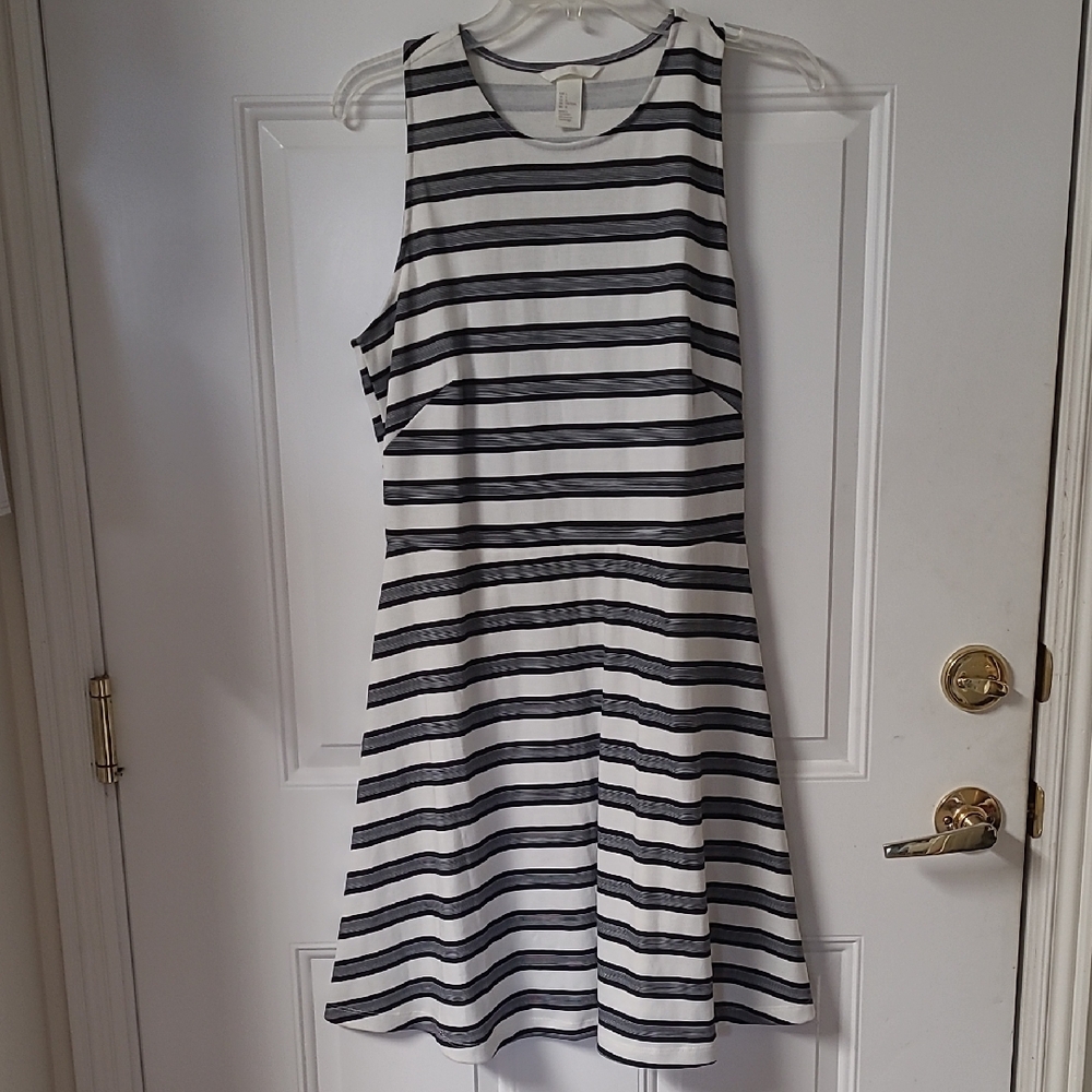 H&M Black and White Striped Top